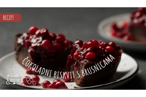 Čokoladni biskvit s brusnicama